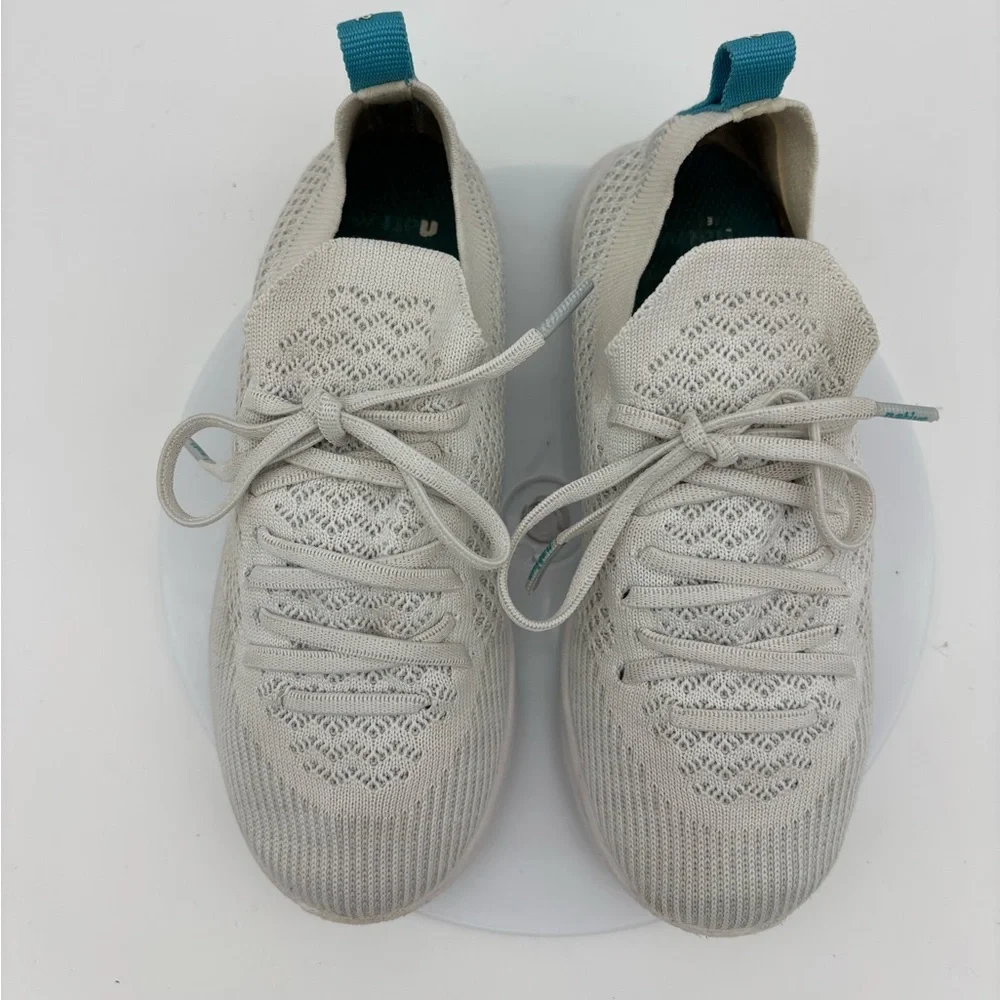 NATIVE Kids White Sneaker Shoe Mercury‎ LiteKnit Lace Up Stretch Girl Boy J1.5